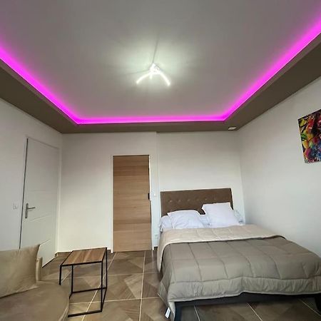 Studio 54 Compiègne Zewnętrze zdjęcie